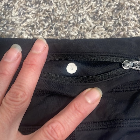 Lululemon Crop Leggings - Picture 4 of 7